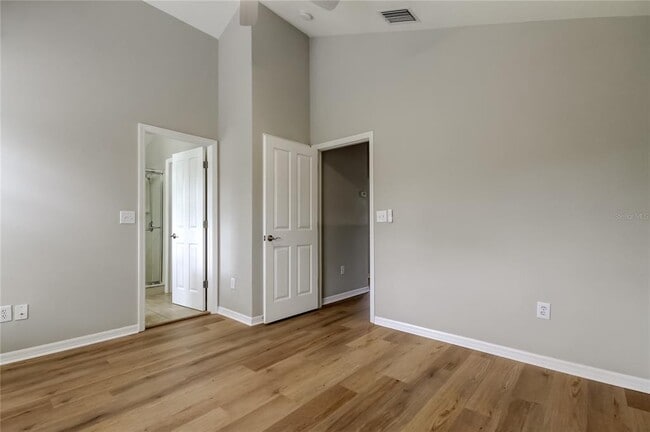 Building Photo - 10012 Tate Ln