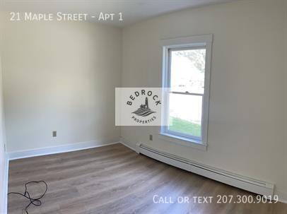 Building Photo - 21 Maple St