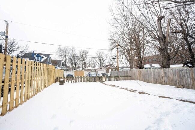 Building Photo - 3159 E Washington St