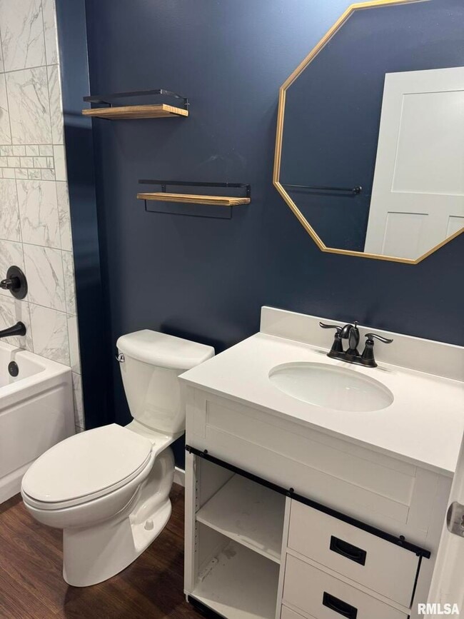 Building Photo - 18 Elmwood Dr