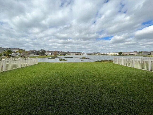 Building Photo - 10757 Pictorial Park Dr