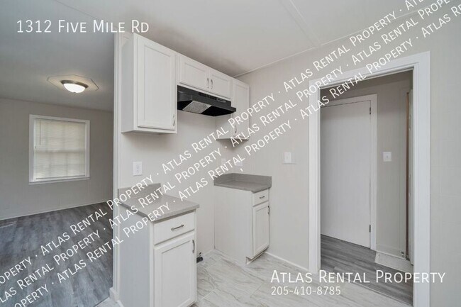 Building Photo - 1312 5 Mile Rd