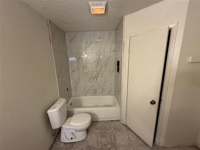 Building Photo - Large 3/2 with attached garage