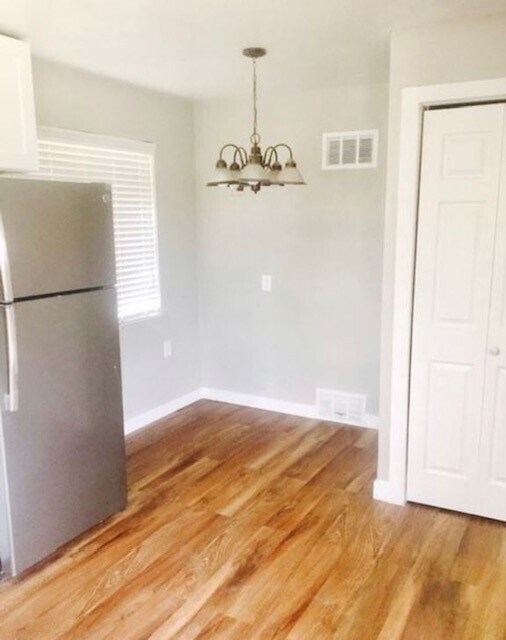 Kitchen Eating Area - 3350 Kearney St