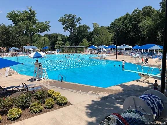 Building Photo - 14 Nirvana Ave