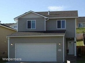 Building Photo - Comfort Meets Convenience in the Heart of Pullman