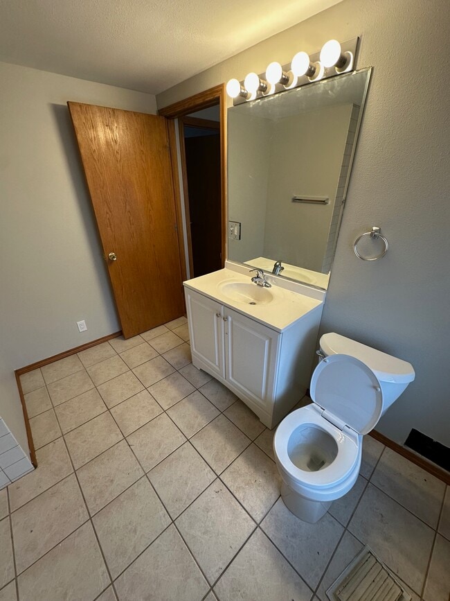 Building Photo - 1914 Auburn St