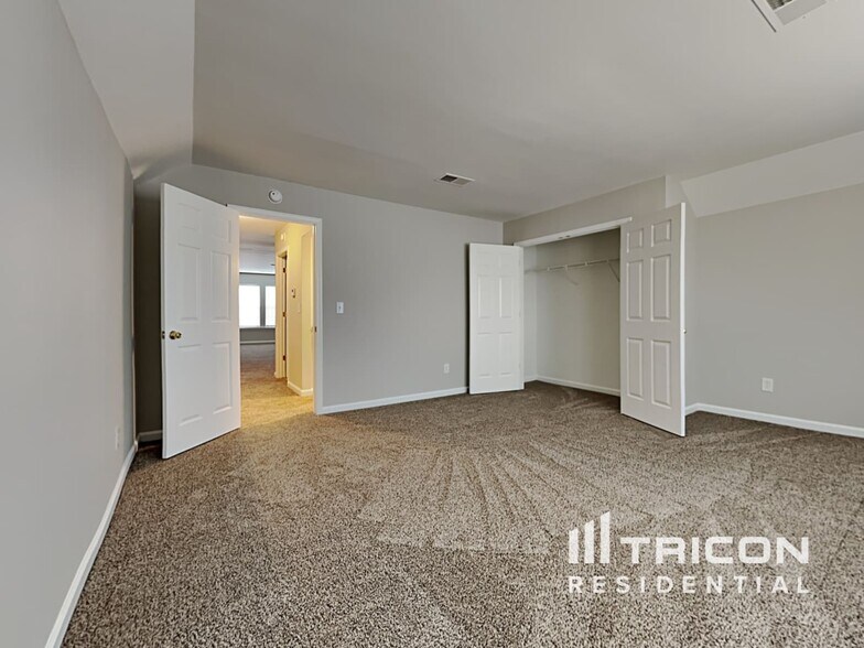 Building Photo - 123 Hearthwood Cir