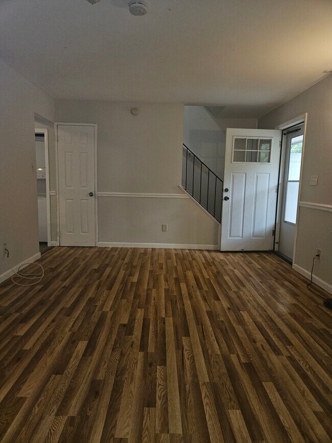 Building Photo - 3 Ethan Allen Ct