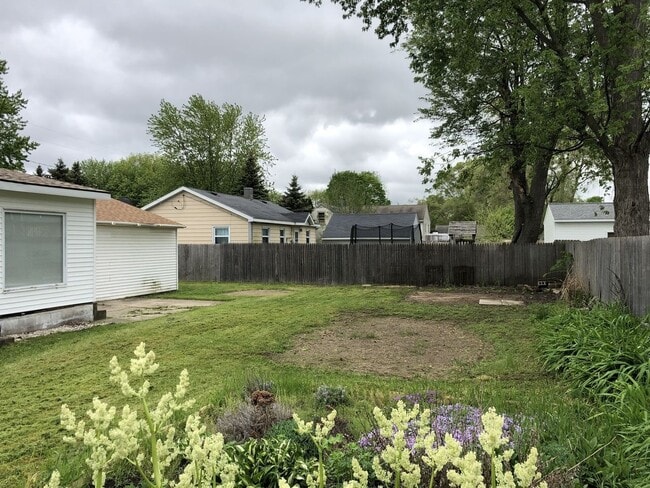 Building Photo - Spacious 4-Bedroom Home in Kentwood – Minutes from Grand Rapids