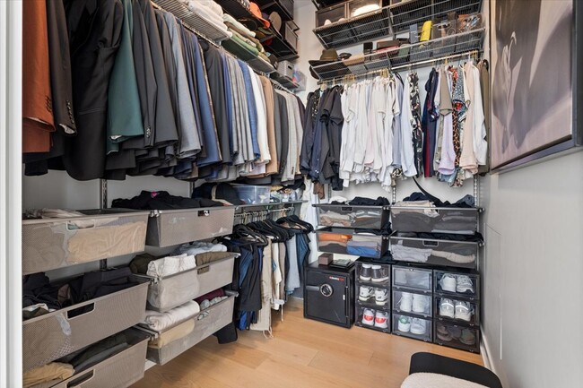 Building Photo - 14 W Superior St