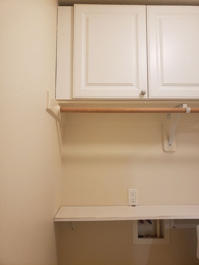 Building Photo - Wonderful Townhouse in Bethany/ NW Portland