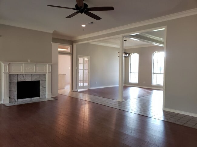Building Photo - 3106 Lake Forest Dr