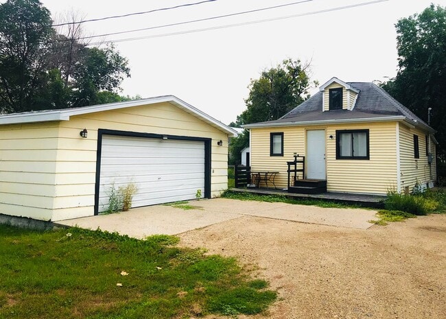 Primary Photo - House- NW