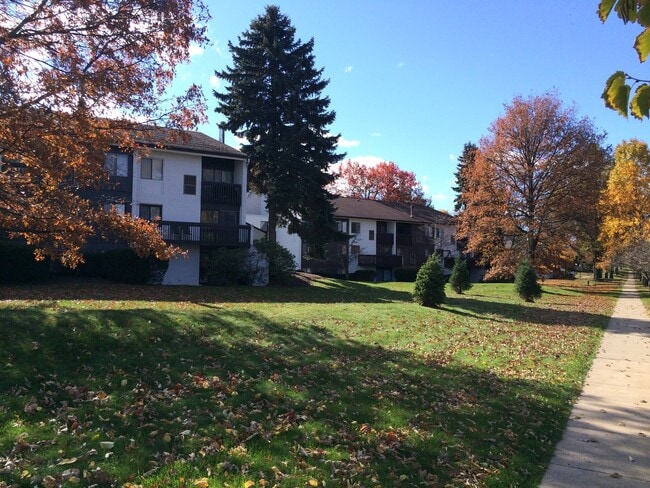 Building Photo - 2 Bed , 1 Bath Apt Close to PSU Campus