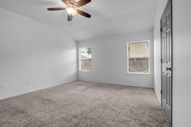 Building Photo - 9327 Delicado Dr