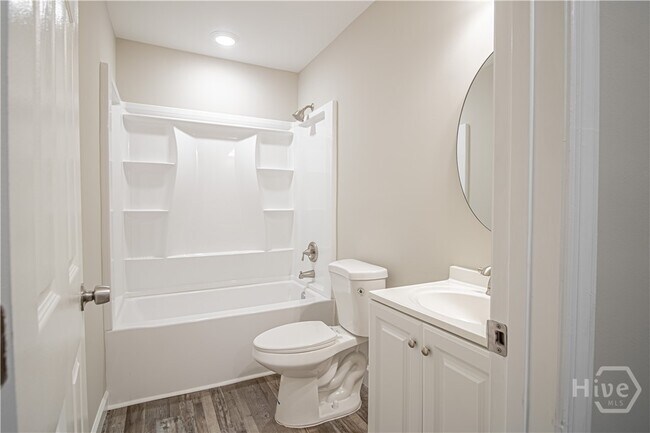 Building Photo - 22 Nelson St