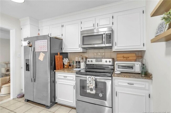 Building Photo - 5008 Shimmer Dr