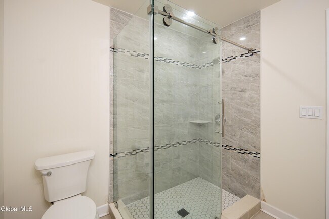 Building Photo - 489 Grooms Rd