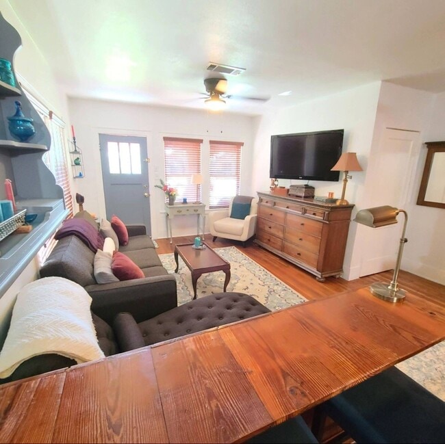 Building Photo - 1425 Munger St