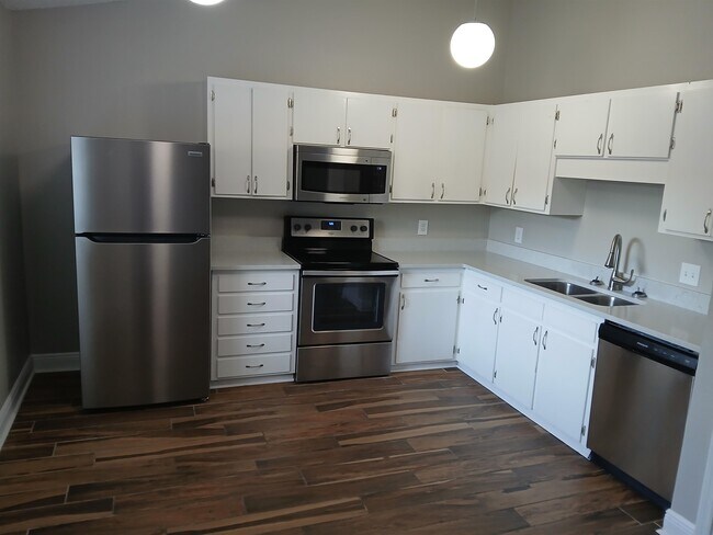 Building Photo - 445 Cactus St