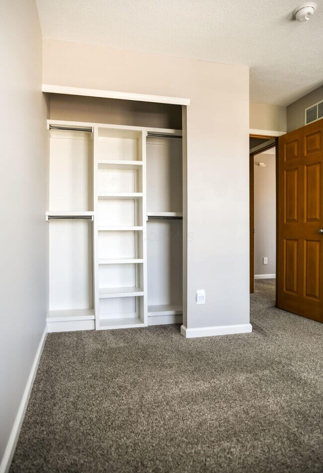 Building Photo - 227 Dowler Dr