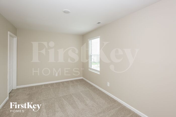 Building Photo - 10721 Rivergate Dr NW