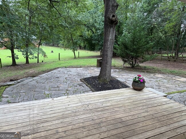 Building Photo - 185 Landor Dr