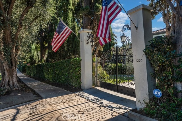 Building Photo - 1205 W Highland Ave