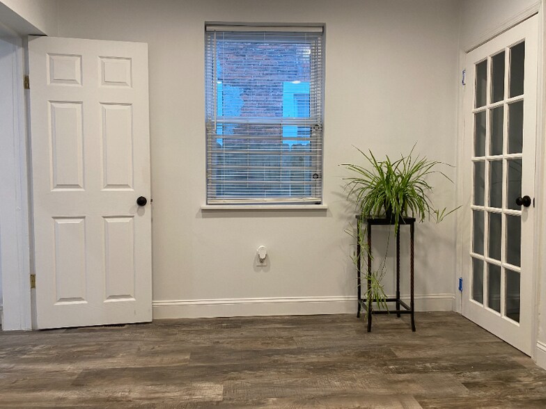 Building Photo - 3838 Baring St