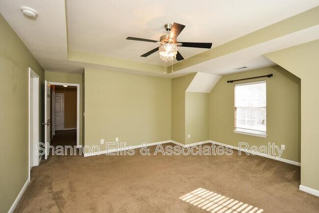 Building Photo - 137 Baywood Crossing