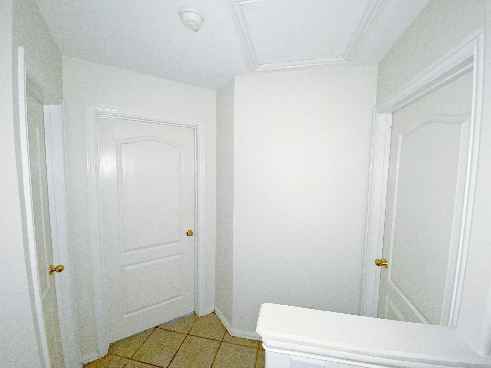 Building Photo - 737 Sonesta Dr