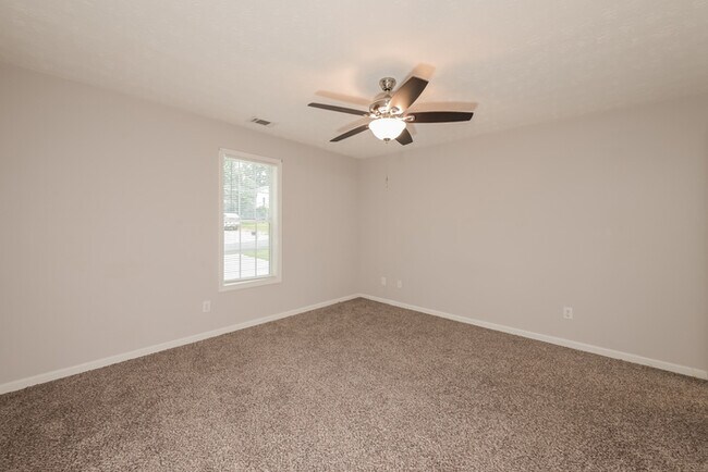 Building Photo - Fantastic 3bd/2ba home! Let yourself in!