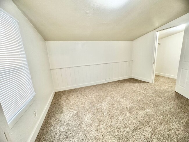 Building Photo - **Reserve NOW for Summer 2026** - 2 Bed, 1 Bath HOUSE with BONUS ROOM/Office