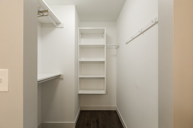 Building Photo - 3062 Barrington Pl