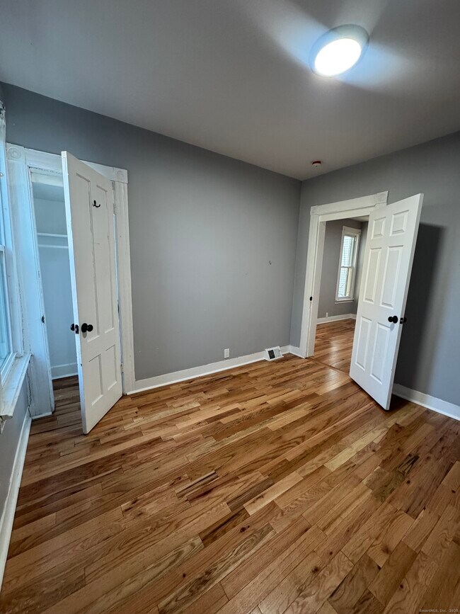 Building Photo - 199 English St