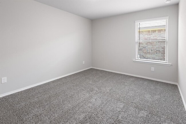 Building Photo - 2517 River Wy Dr