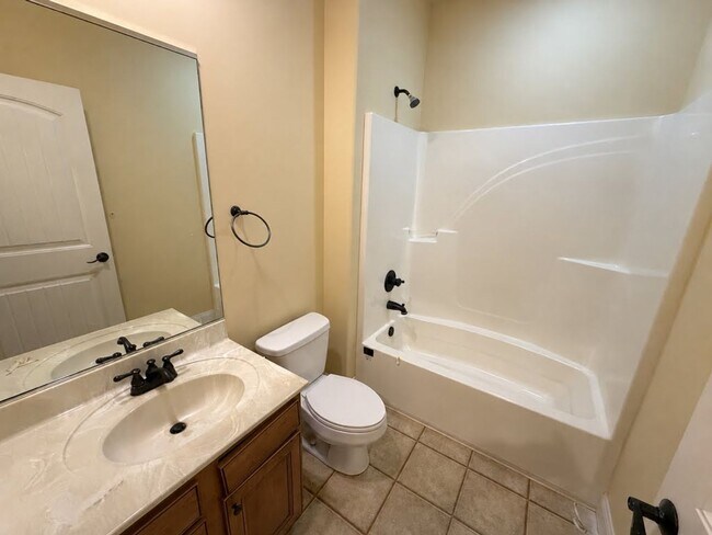 Building Photo - 1513 Stonebluff Ct