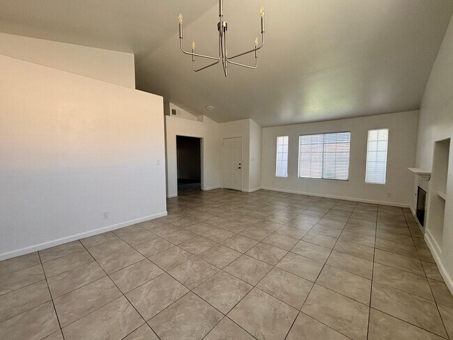 Building Photo - Renovated Spacious East Lancaster Single Story Home