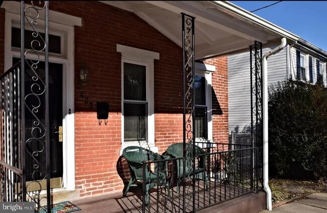 Building Photo - 423 Breckenridge St