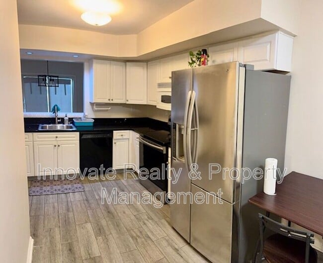 Building Photo - 584 Mount Vernon Cir