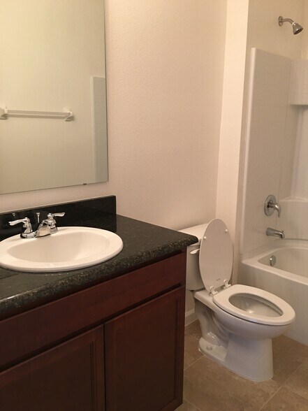 Building Photo - 1522 Lexington Square SW