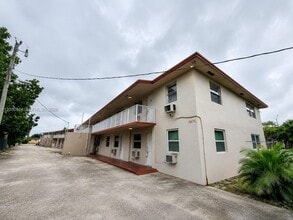 Building Photo - 2917 Plunkett St