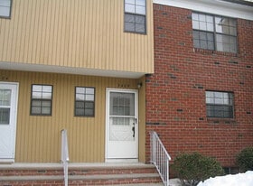 Building Photo - 3405 Wellington Ct