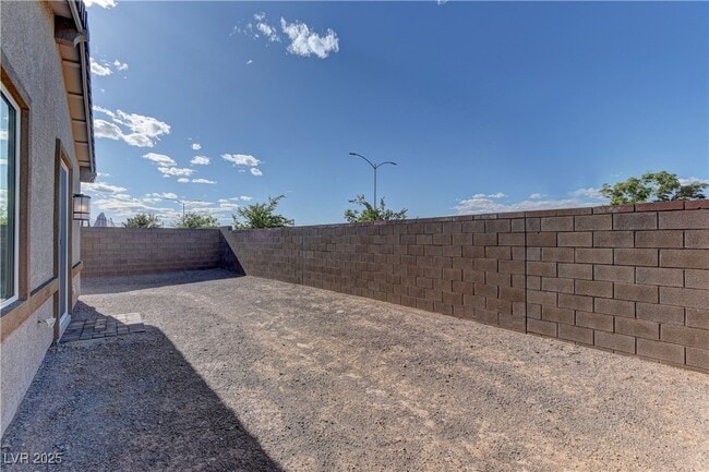 Building Photo - 222 Palisade Fls Ave