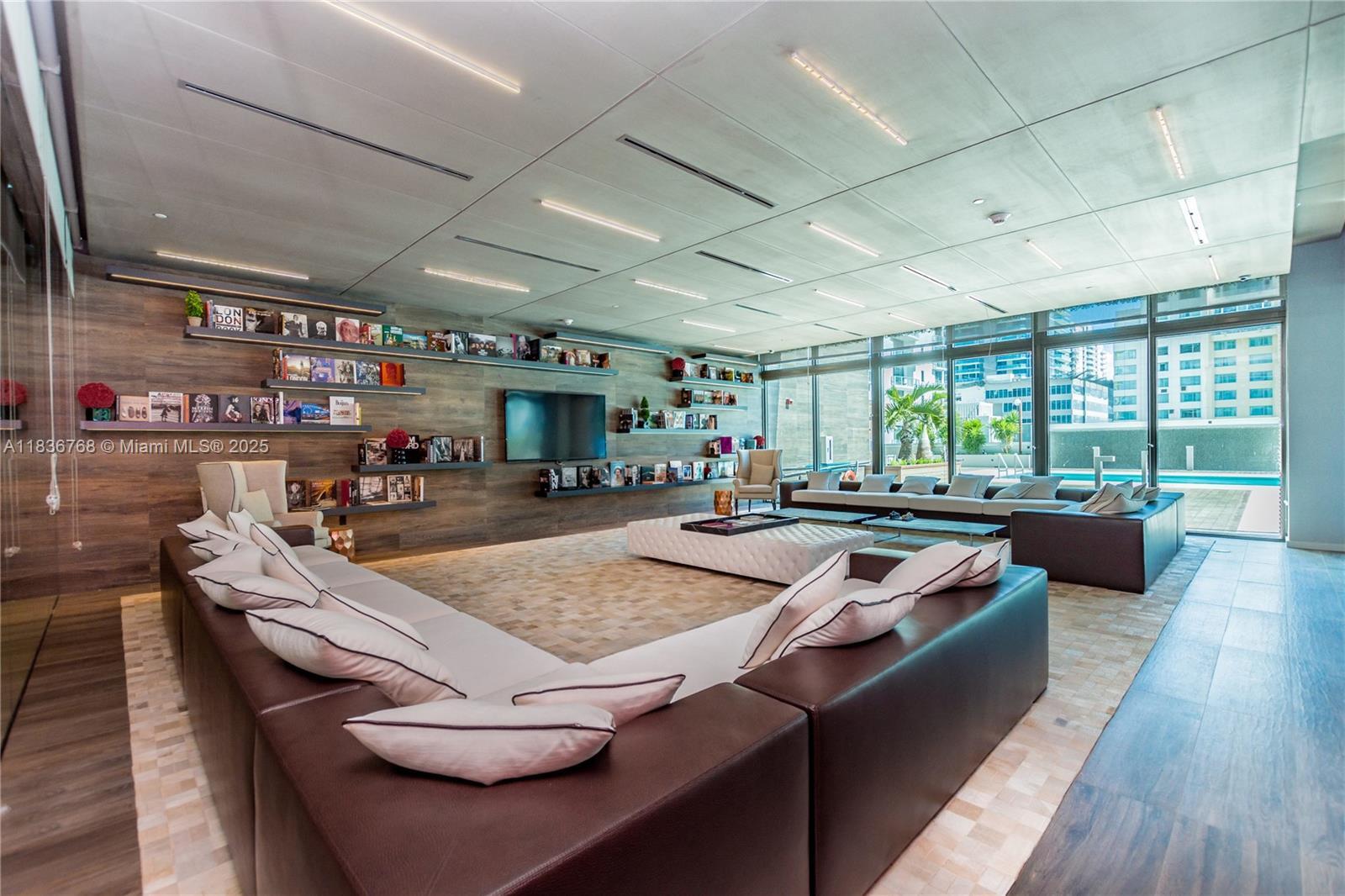 Building Photo - 1080 Brickell Ave