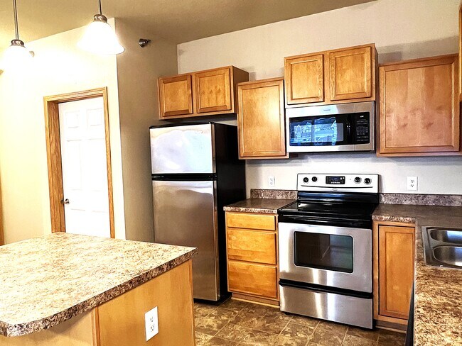 Building Photo - 1805 SW White Birch Cir