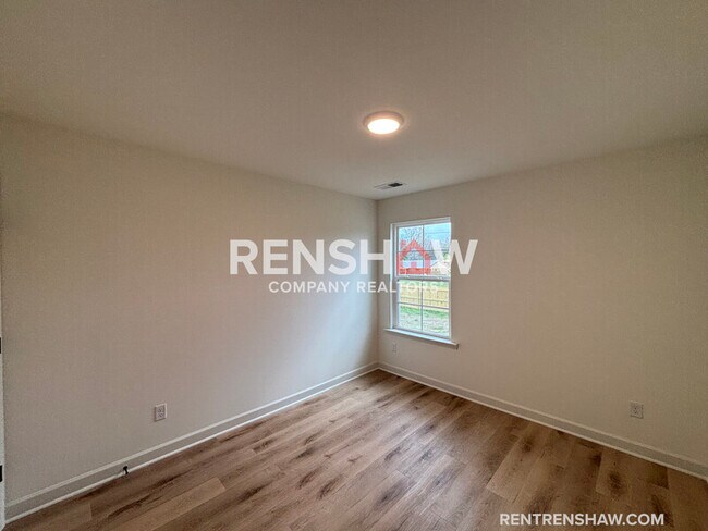 Building Photo - 6522 John Hamilton Wy E