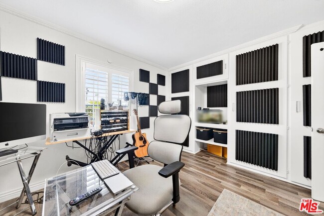 Building Photo - 6257 Bluebell Ave