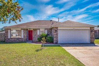 Building Photo - Pet Friendly 3-bedroom, 2-bath brick home with an office in southwest Pensacola